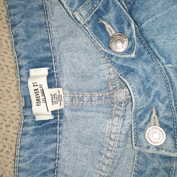 Pleated jean shorts - Picture 3 of 5